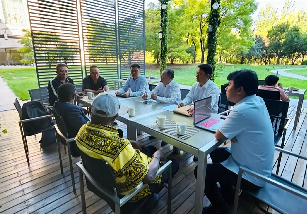 巴新矿业部部长及官方代表团与深层探索就合作推进事项深入交流